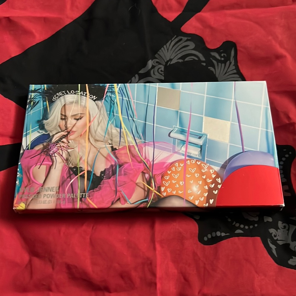 Kylie Cosmetics Sipping Pretty Eyeshadow Palette NIB